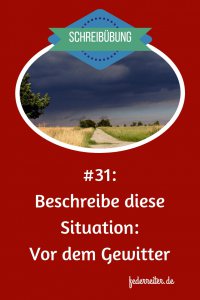 Über einen Feldweg braut sich ein Gewitter zusammen